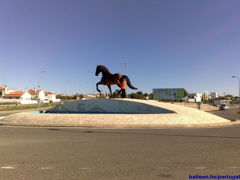 26._Horse_statue_in_Alter_do_Chao.jpg